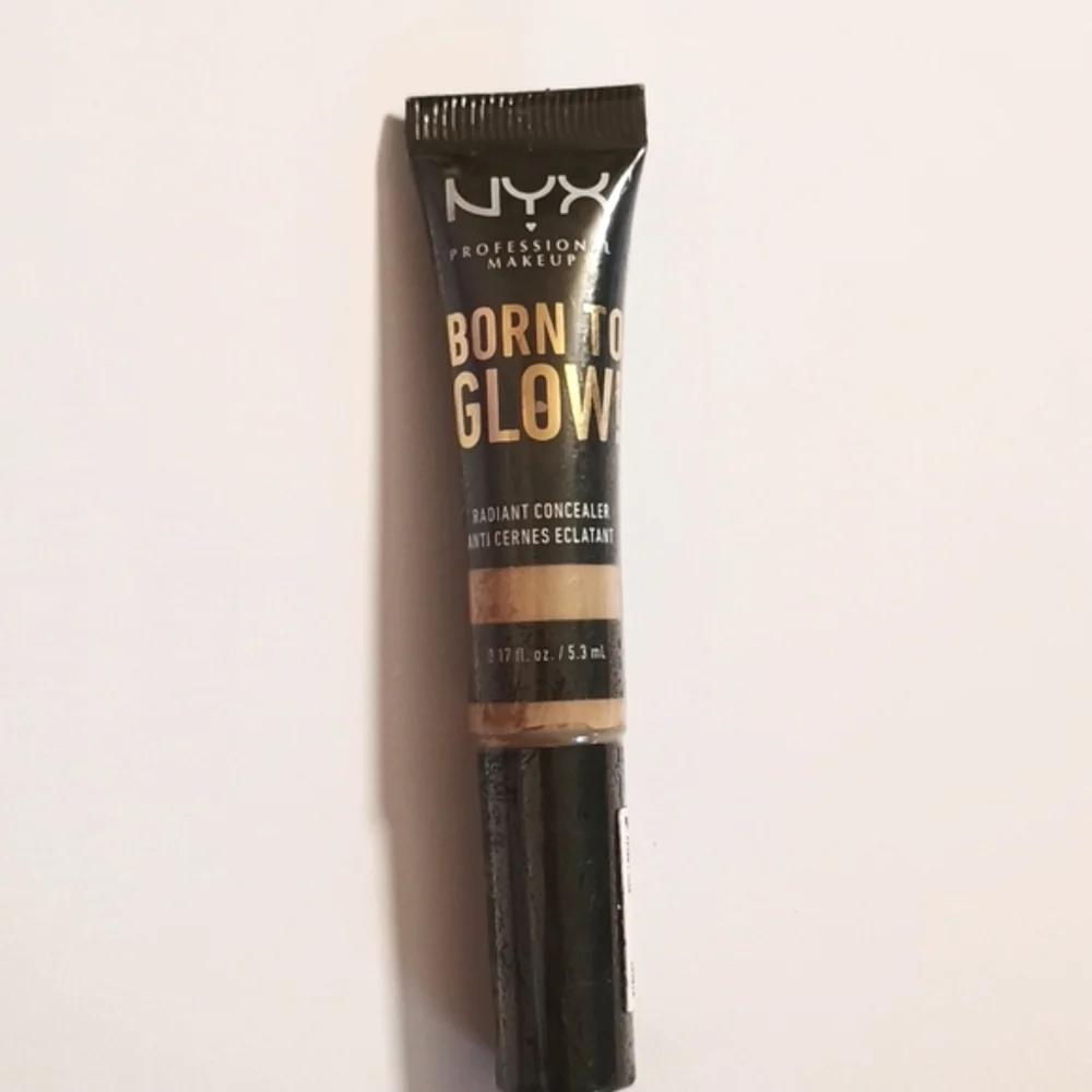 2 x NYX PROFESSIONAL Born To Glow Concealer, Natural
